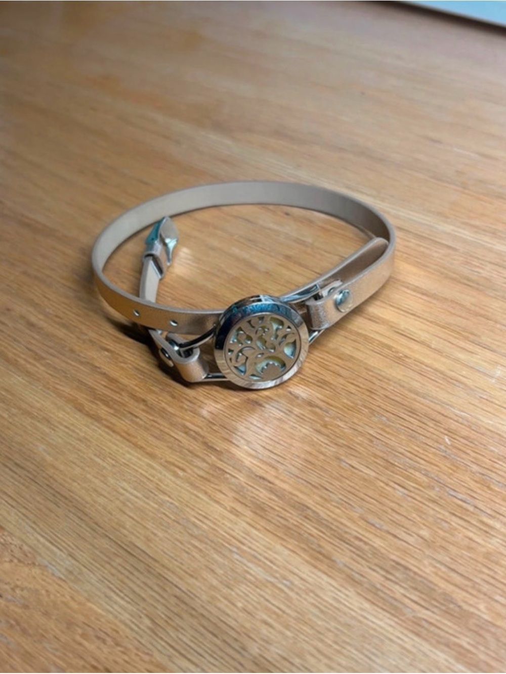 Essential oil bracelet